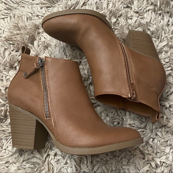 Universal Thread Shoes - Booties